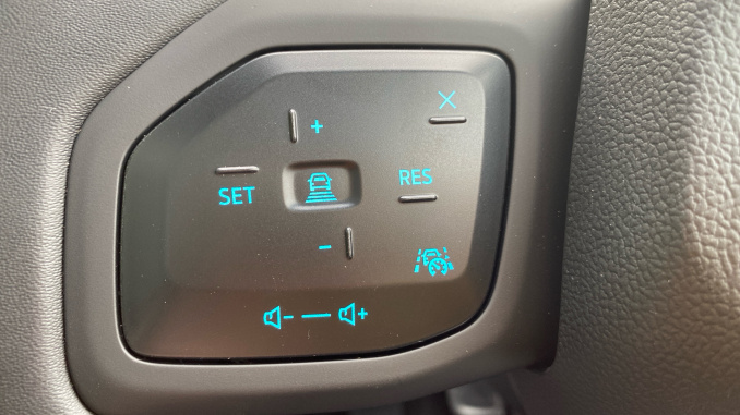 Ford Explorer 210kW Premium 79kWh 5dr Auto Electric Estate - Image 25